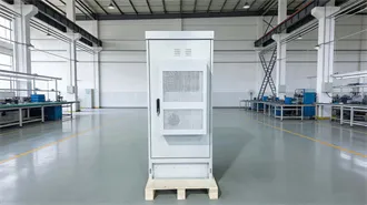 Combined use of photovoltaic containers and