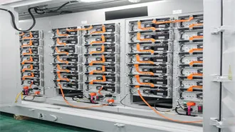 Batteries for Solar Storage in Extreme Weather Conditions: What